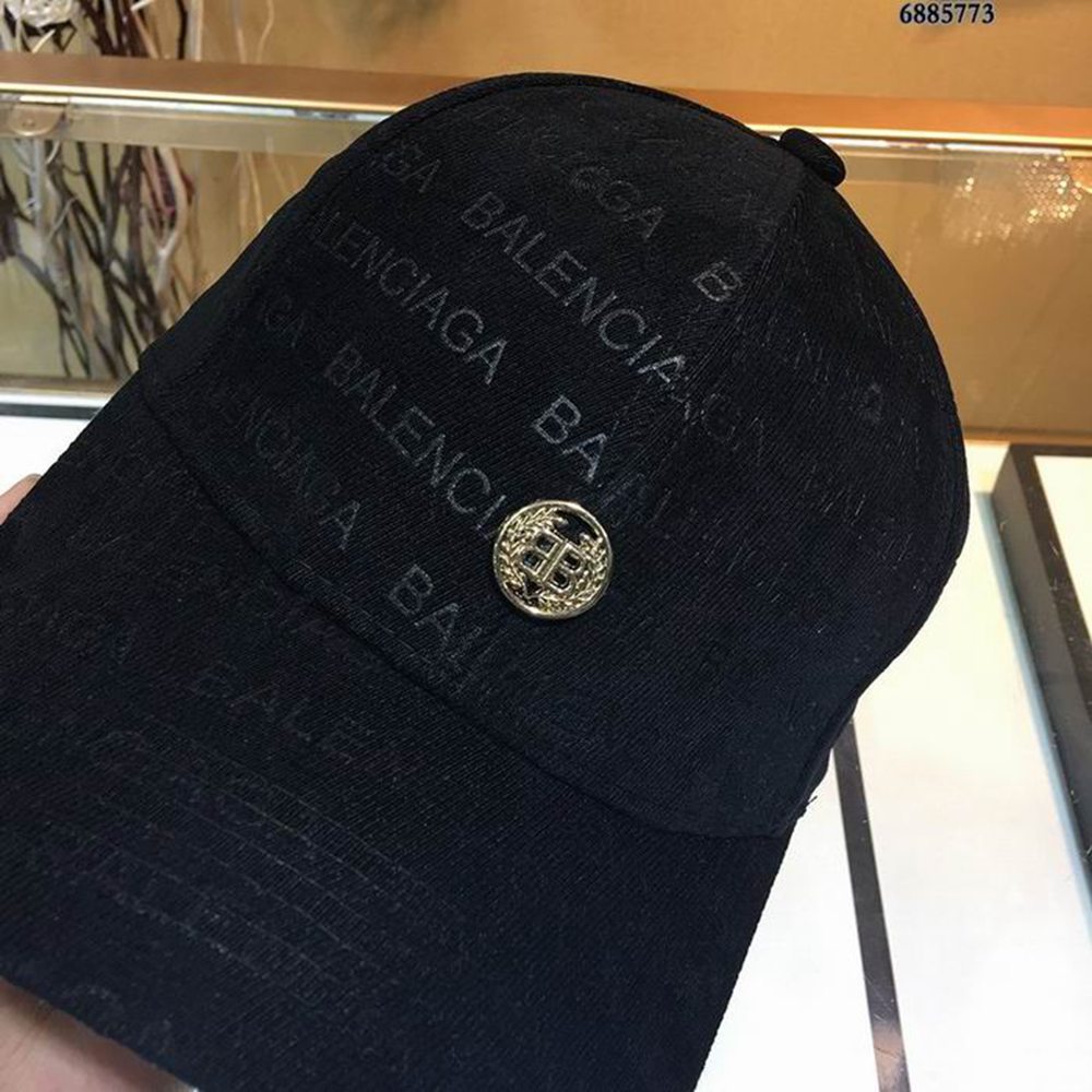 Ba*len*cia*ga hat